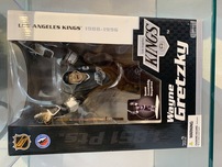 Sports Memorabilia Sports Memorabilia Wayne Gretzky 1988-1995 Los Angeles Kings Action Figure 